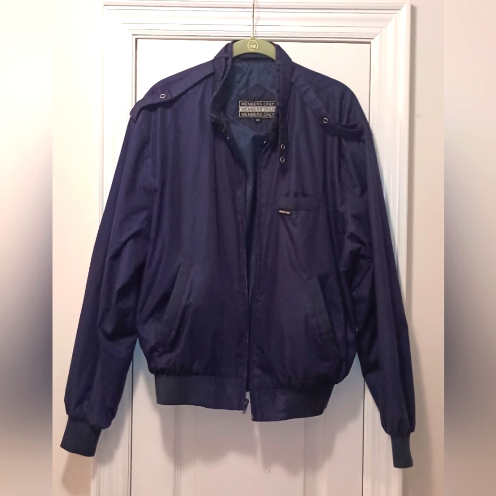 Members Only Vintage men's Navy light weight Zip up jacket Size 40
